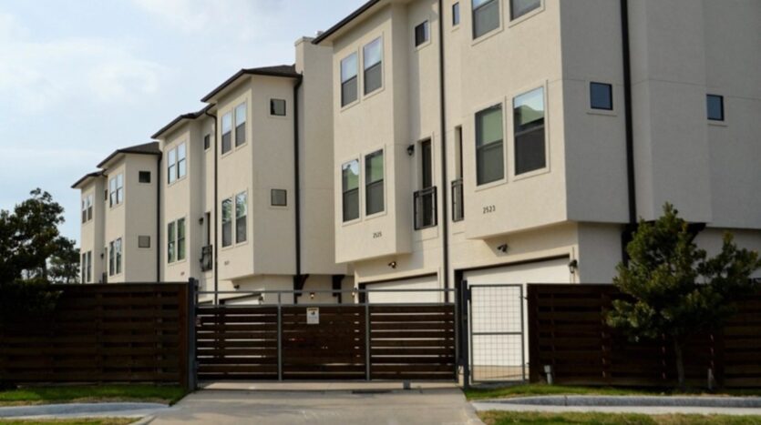 Qué debes saber al comprar una vivienda sobre planos